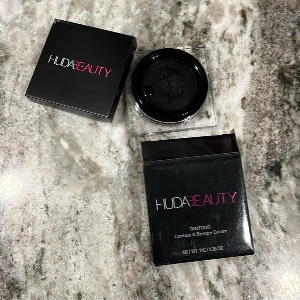 NIB - HUDA BEAUTY - TANTOUR Contour & Bronzer Cream - RICH